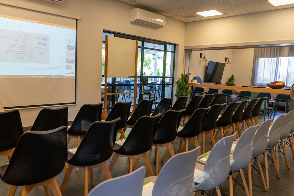 כנסים והשתלמויות - כפר מזרע 