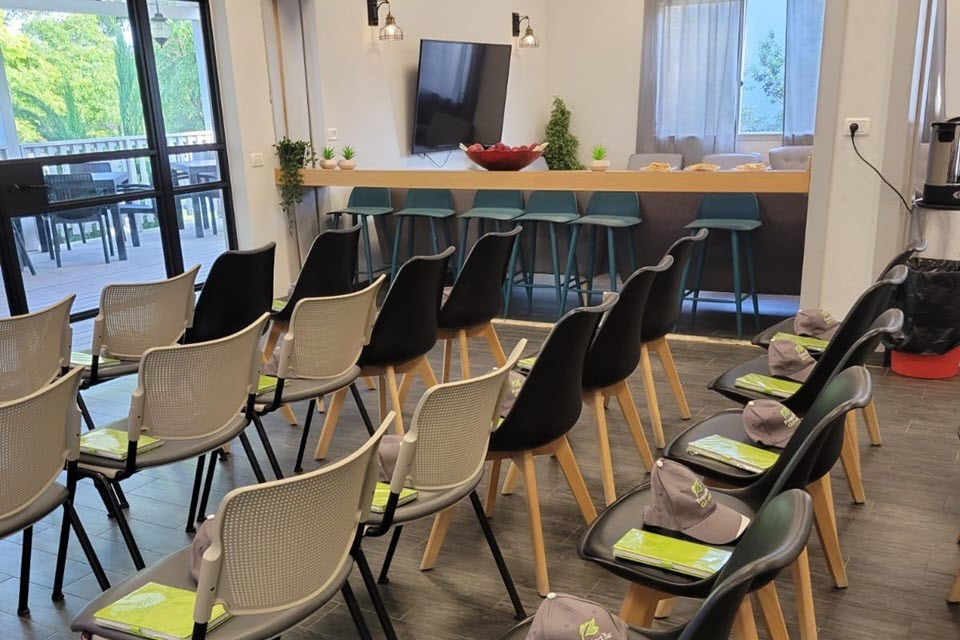 כנסים והשתלמויות - כפר מזרע 