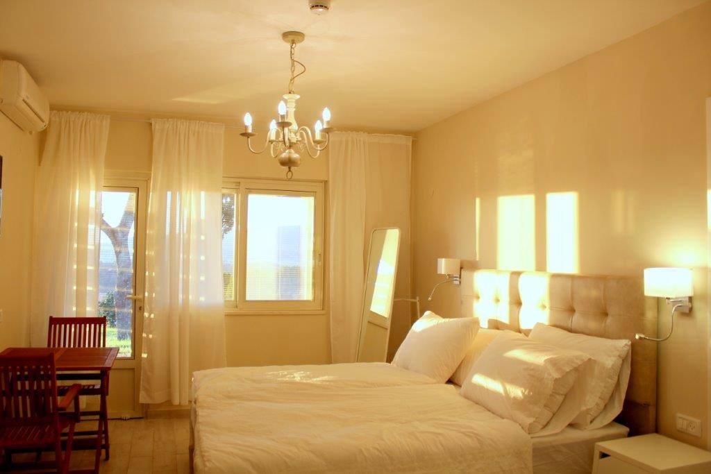 חדר סופירייר עם מרפסת - מלון מזרע