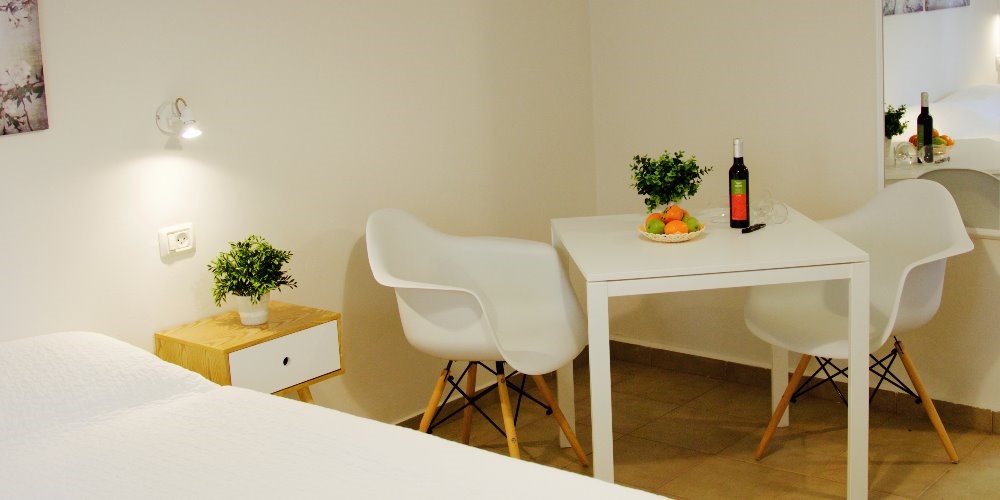 חדר קומפורט פינת ישיבה - כפר הנופש מזרע